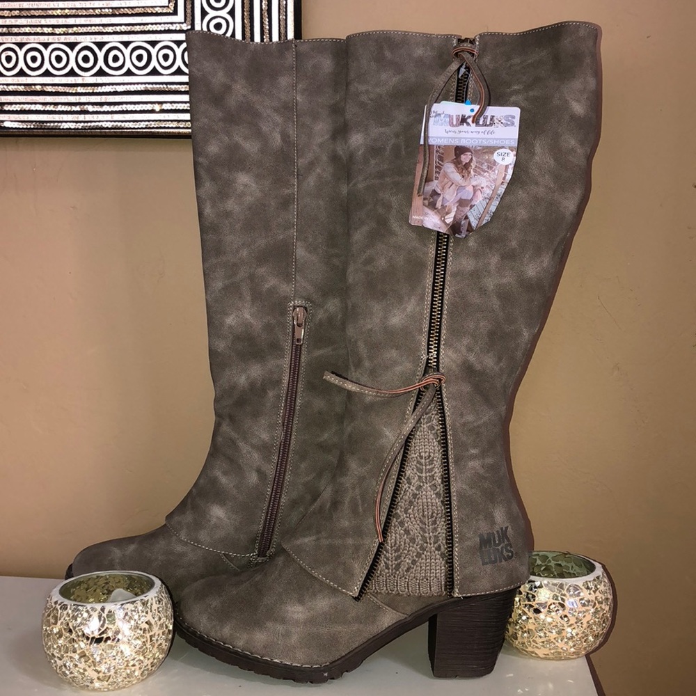 Shrug boots